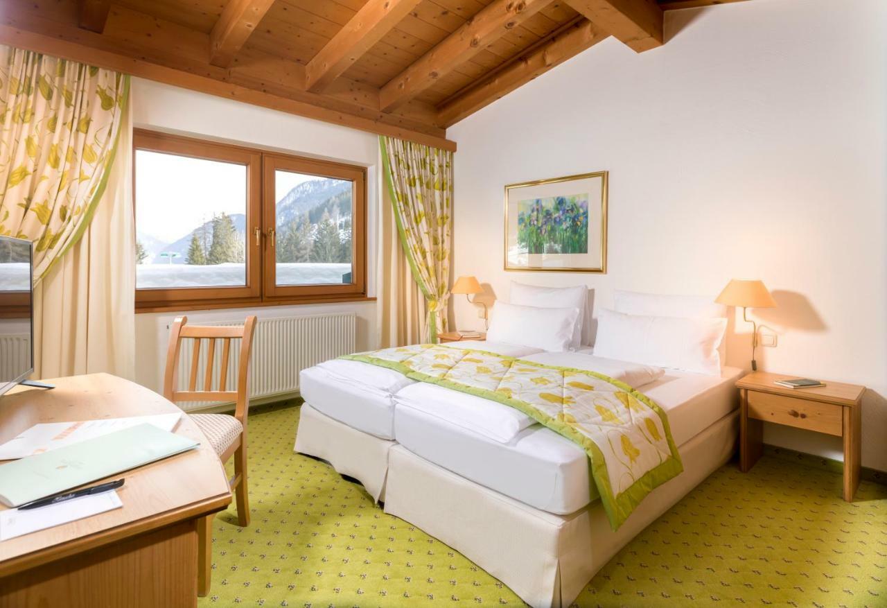 Defereggental Hotel & Resort Sankt Veit in Defereggen Habitación foto